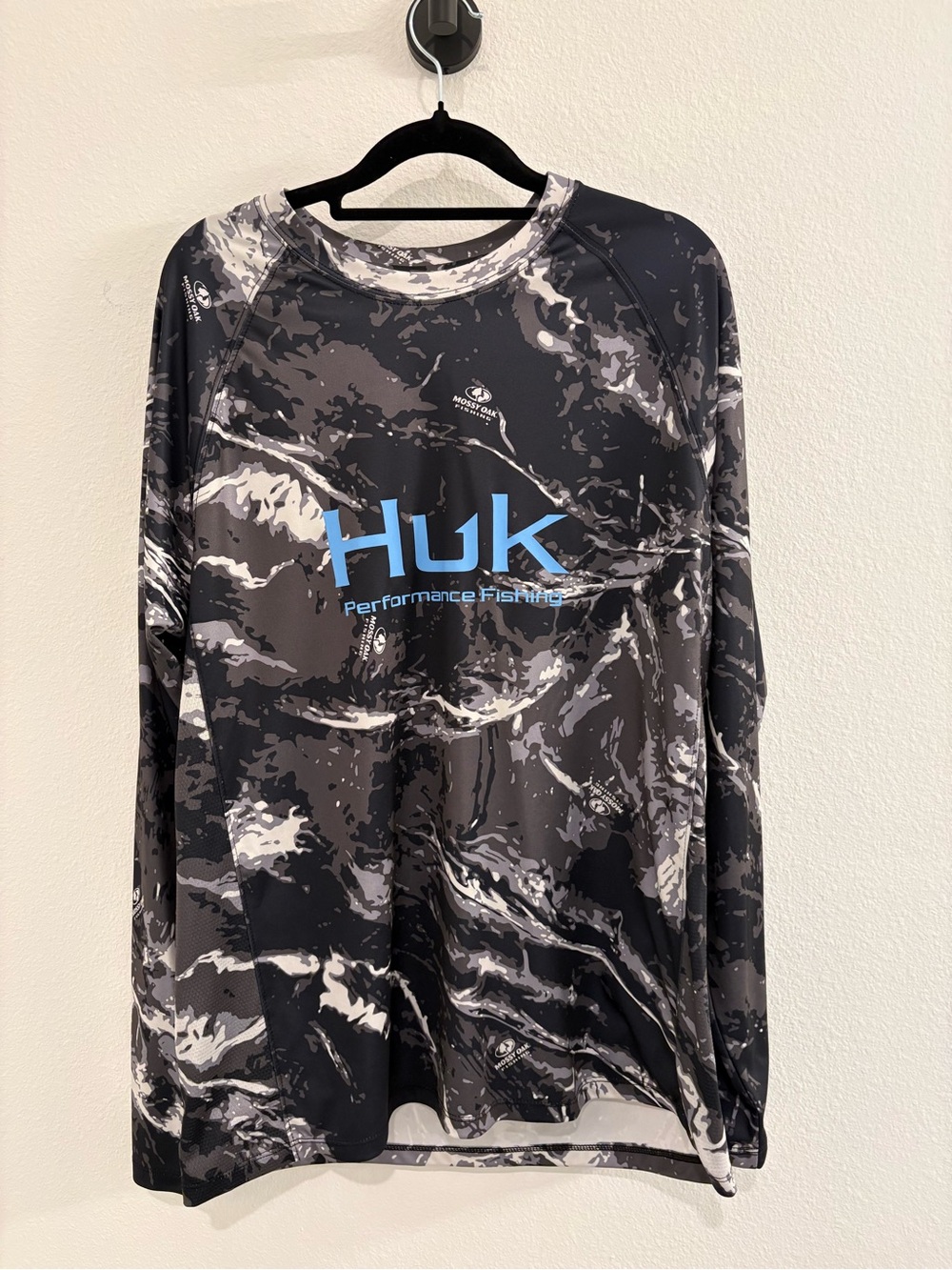 Huk & Mossy Oak Black and Gray Camo Long-Sleeve Performance Shirt
